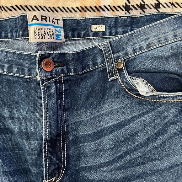 Size 44/30 Ariat M2 Relaxed Fit Jeans. - Picture 2 of 3
